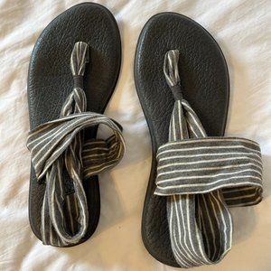 Sanuk Yoga Mat Slings Gray Stripe Size 8
